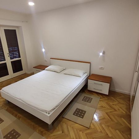 Apartments Saric Makarska Exterior foto